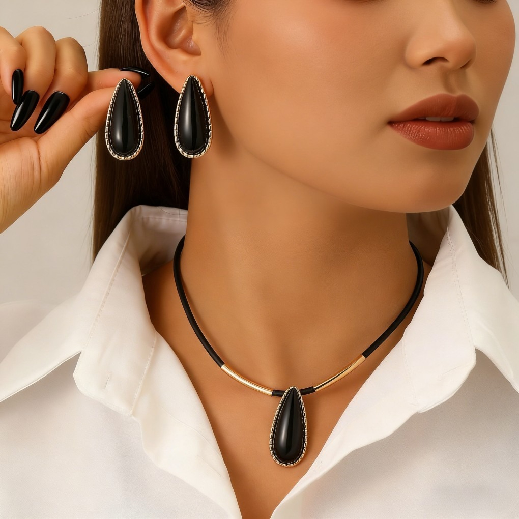 The Onyx Elegance Jewelry Set