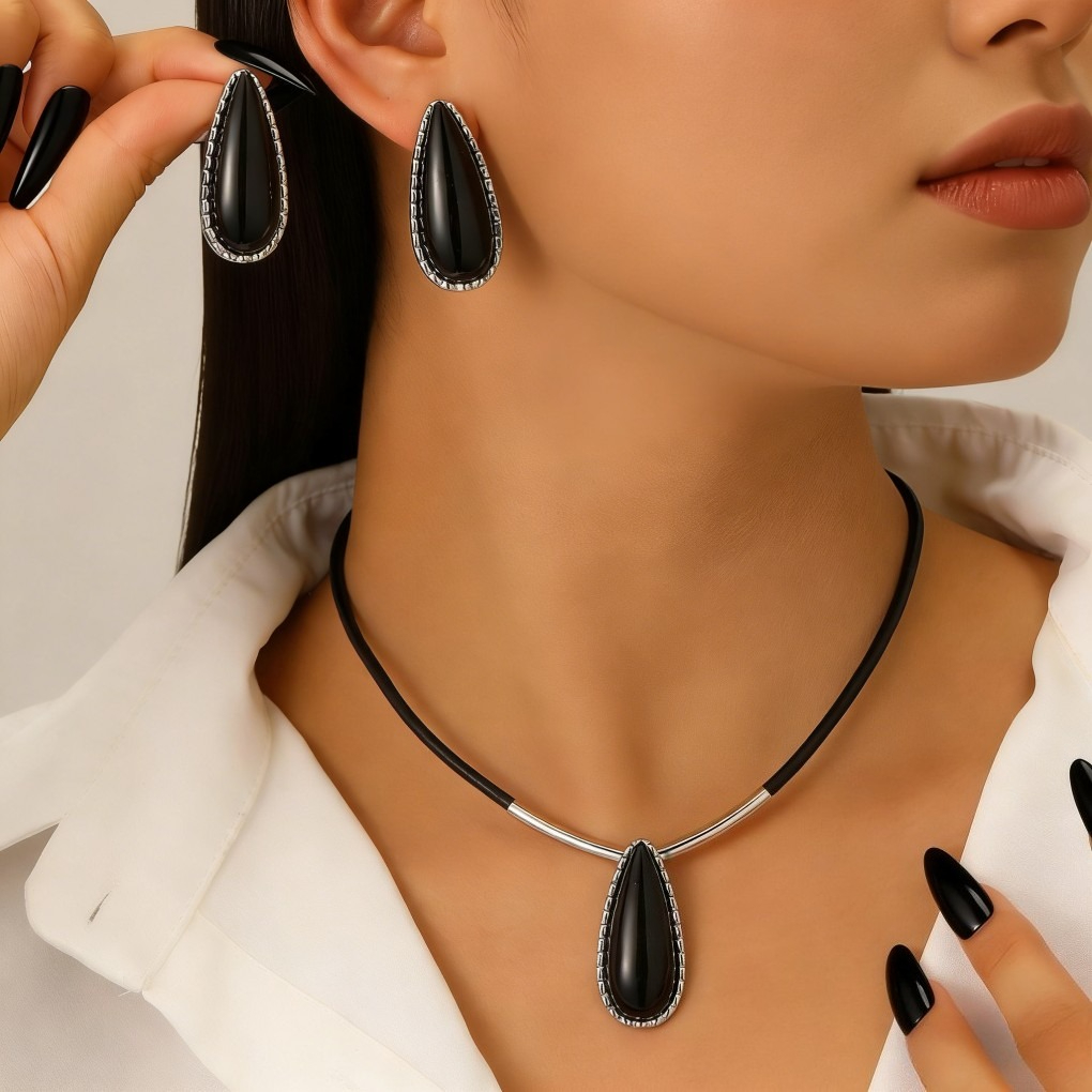 The Onyx Elegance Jewelry Set
