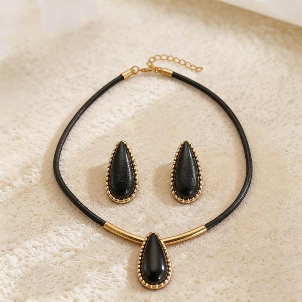 The Onyx Elegance Jewelry Set